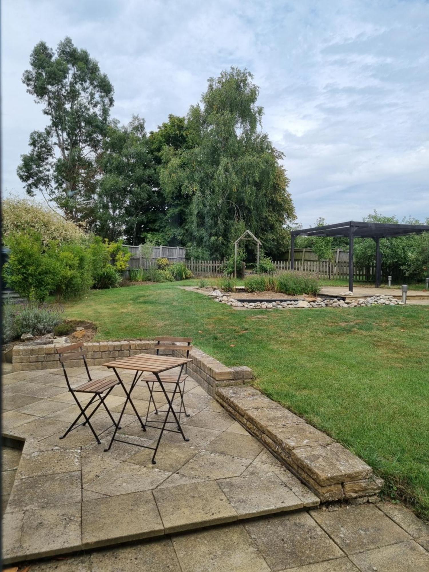 A Quiet Gem Just Outside Oundle Apartment ภายนอก รูปภาพ